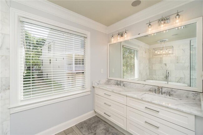 Building Photo - 1677 Barfield Run NW