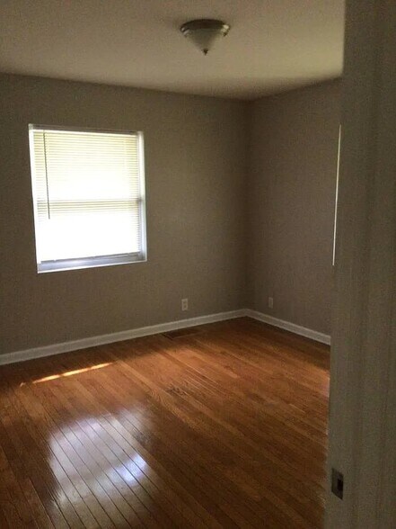 Building Photo - 11199 Jerries Ln