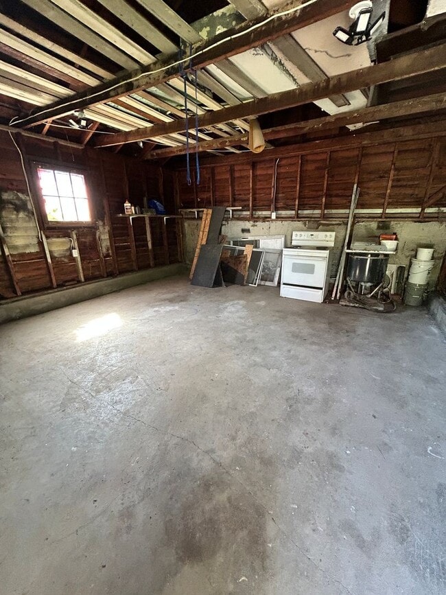 Building Photo - 2 Blocks from Grandin Village - Immaculate...