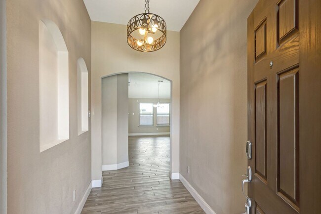 Building Photo - Ready for you to call this one home!