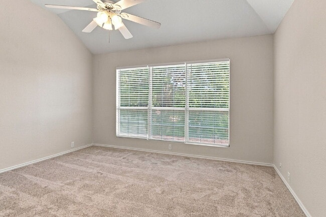 Building Photo - "Spacious Two-Story Home with Multiple Living Spaces and and Expansive Backyard!"