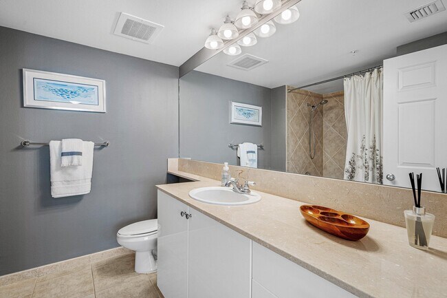 Building Photo - 700 E Boynton Beach Blvd