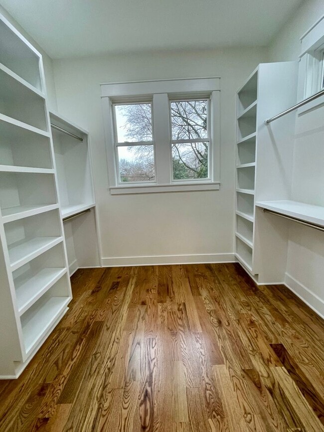 Building Photo - 323 50th Ave N