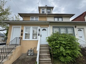 Building Photo - 171 Lewis Ave