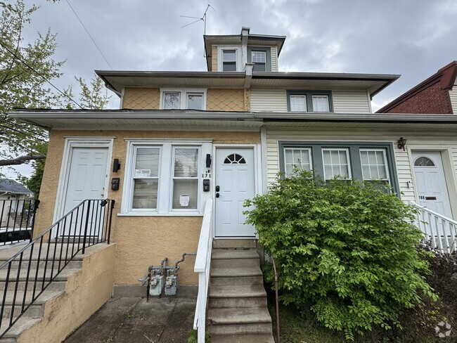 Building Photo - 171 Lewis Ave