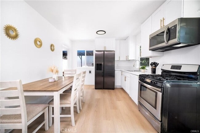 Building Photo - 1009 W Myrtle St