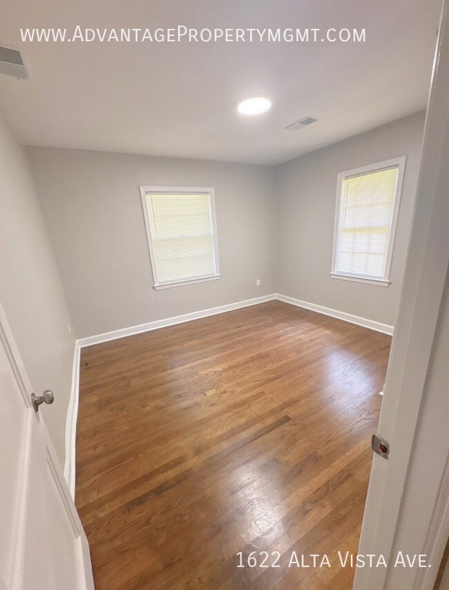 Building Photo - 1622 Alta Vista Ave