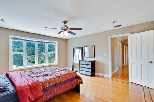 Building Photo - Remodeled 5 Bedroom Home with Pool, Hillside Views, Solar, and Sunrise and Sunset Views in San Jose