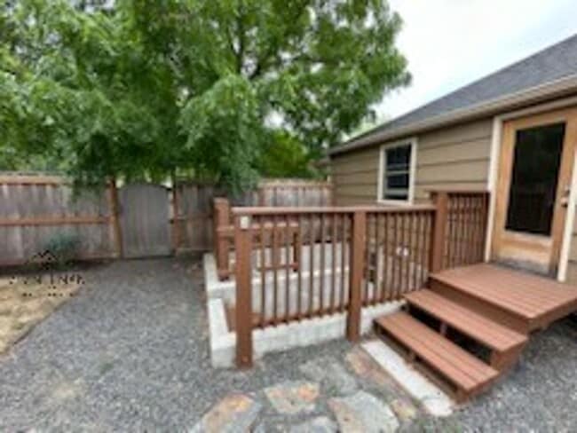Building Photo - Charming 2 bed 2 bath home in Eugene