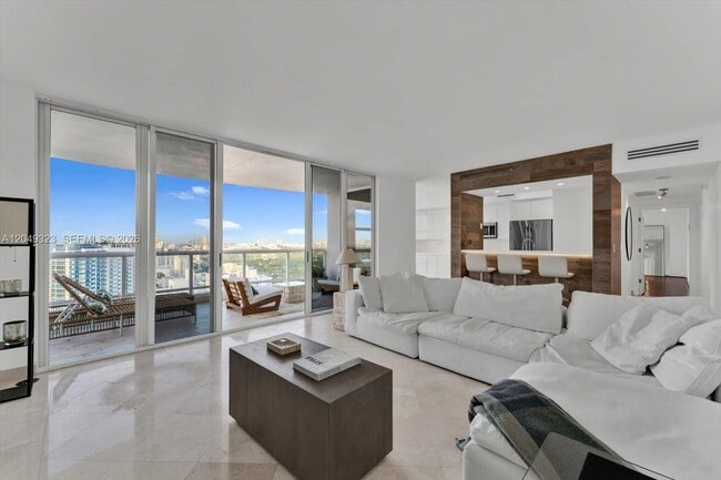 Building Photo - 4201 Collins Ave