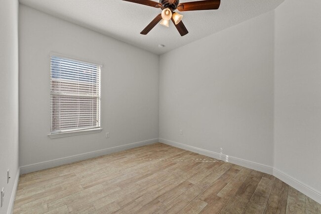 Building Photo - 188 Whispering Lake Dr