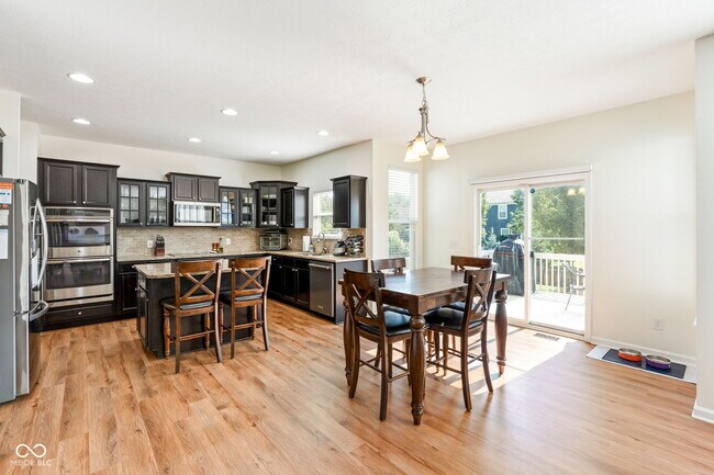 Building Photo - 6192 Bayard Dr