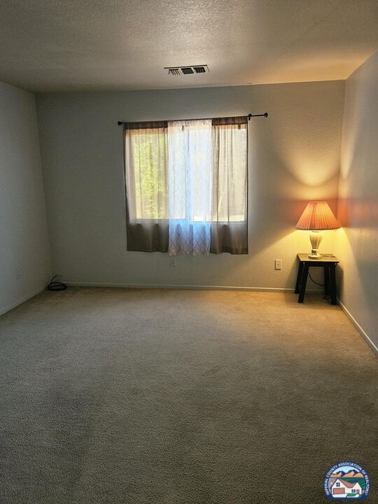 Building Photo - 1481 Rodeo Dr