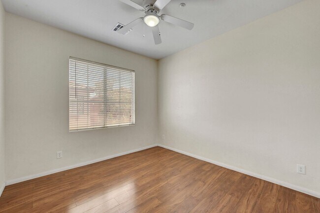 Building Photo - 8904 Nautilus Vista Ct
