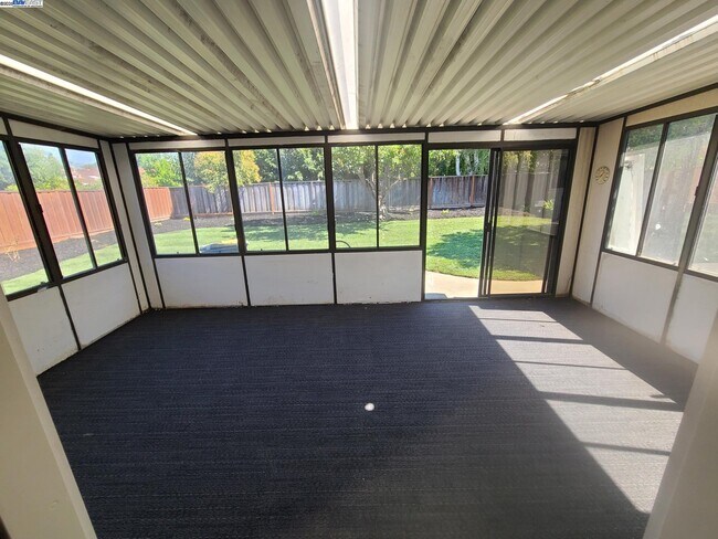 Building Photo - 1829 Rosetree Ct