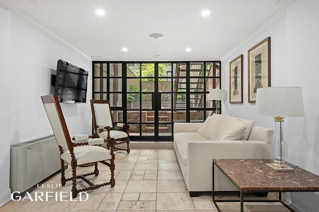 Building Photo - 320 E 55th St