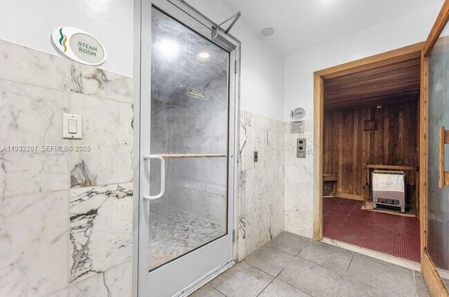 Building Photo - 253 NE 2nd St