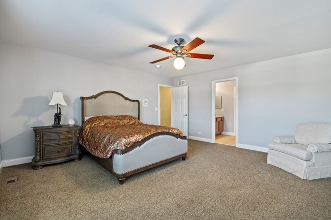 Building Photo - 408 N White Deer Trail