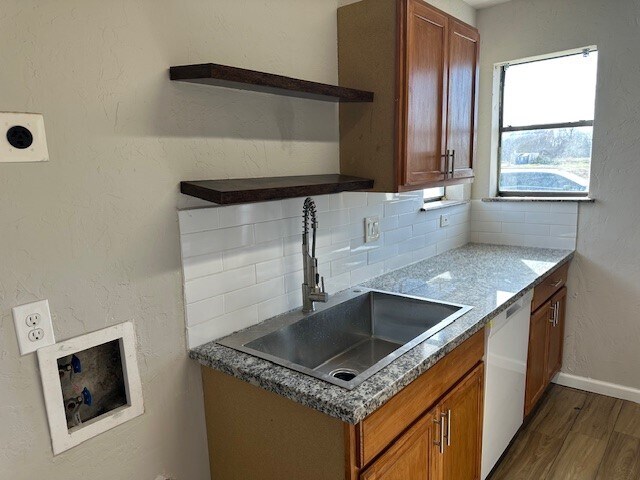 Building Photo - 8323 Wilcrest Dr