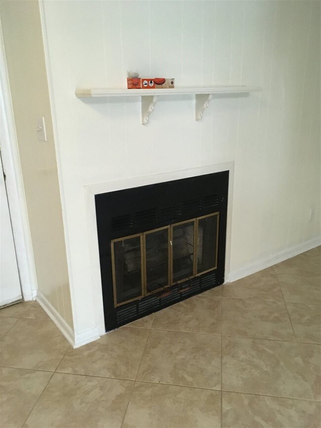 Building Photo - 3818 Leane Dr