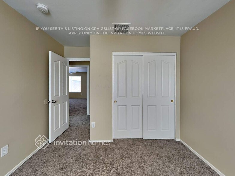 Building Photo - 4122 W Irwin Ave