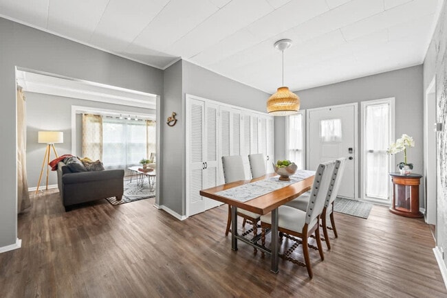 Building Photo - 16806 Pilgrim Ave