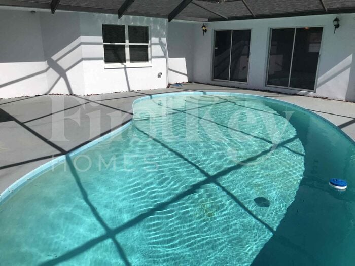 Building Photo - 701 Kingswood Loop