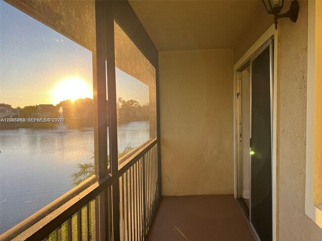 Building Photo - 1227 SW 46th Ave