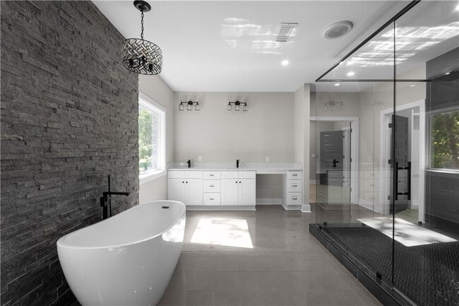 Building Photo - 1331 Diamond Ave SE