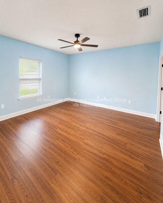 Building Photo - 598 Emerald Ln