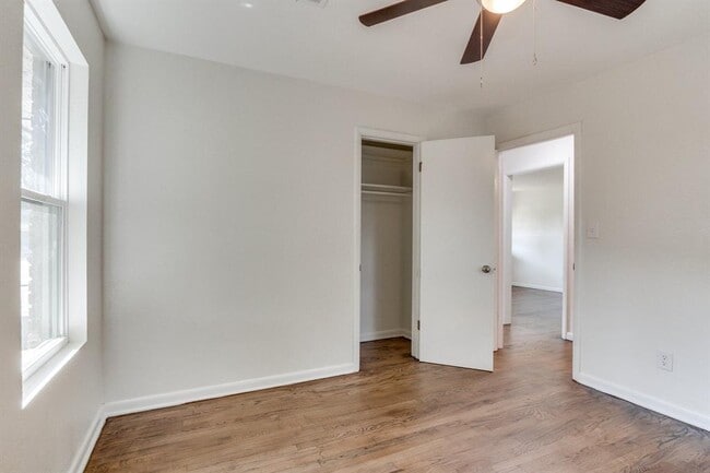 Building Photo - 2725 Texoma Dr