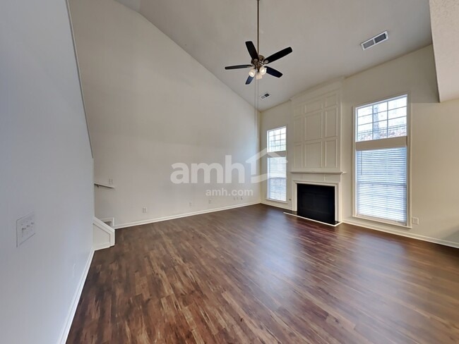 Building Photo - 349 Burdock Trce