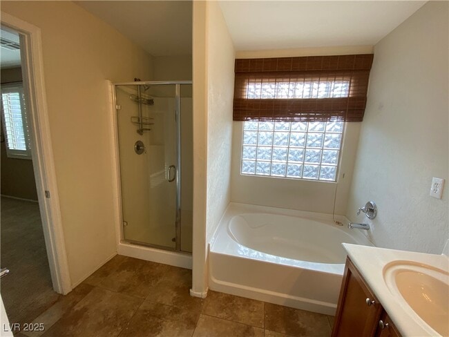 Building Photo - 2613 Le Pontet Terrace