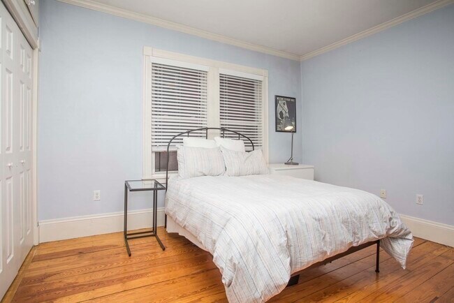 Building Photo - 633 Dorchester Ave