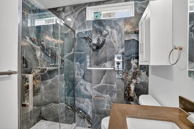 Building Photo - 2825 Cherry St