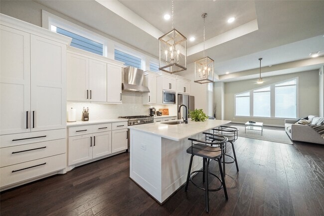 Building Photo - 2625 Fountain Key Blvd