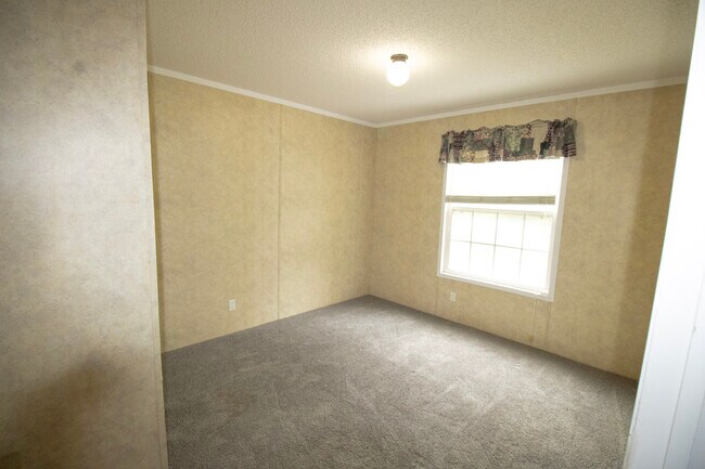 Building Photo - 1776 Zettwell Rd
