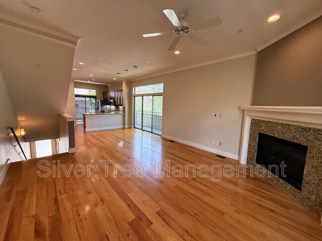 Building Photo - 3204 Wycliff Ave