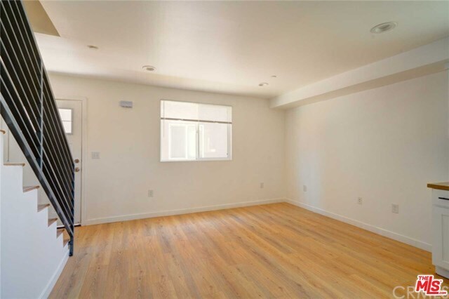 Building Photo - 965 S Lorena St