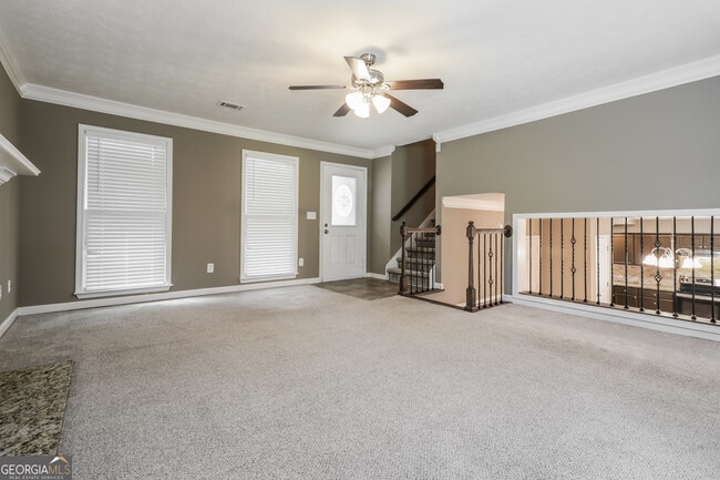 Building Photo - 732 Jockey Ln