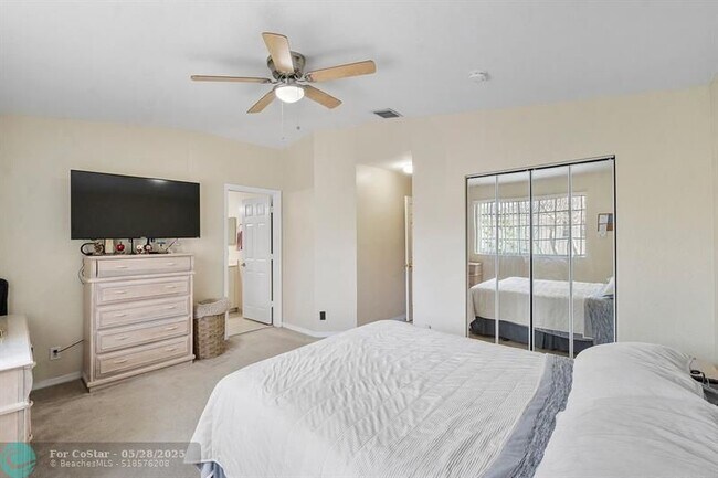 Building Photo - 9090 NW 40th Pl