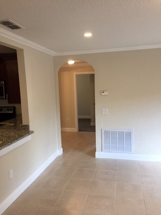 Building Photo - 3 Bedroom, 2 1/2 Bath Single Family Home With Pool