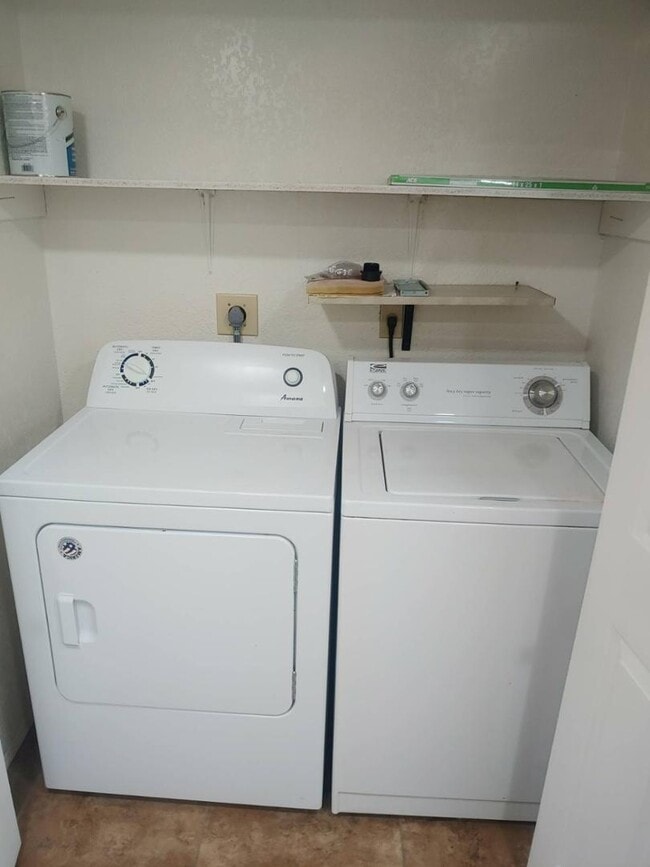 Building Photo - 11832 N Saguaro Blvd