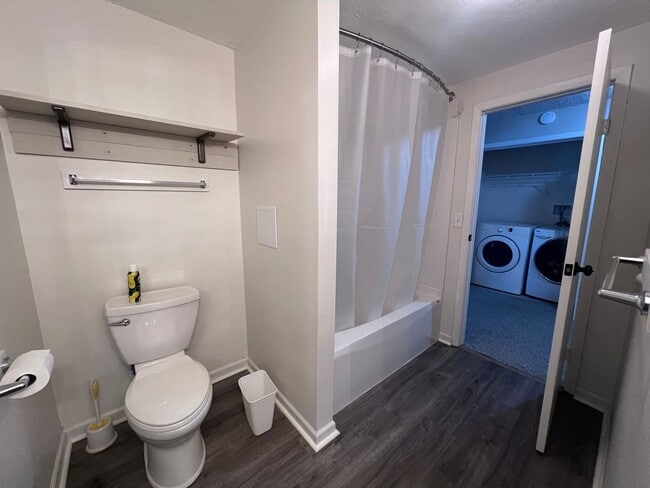 Building Photo - 4493 Pleasantview Ct NE