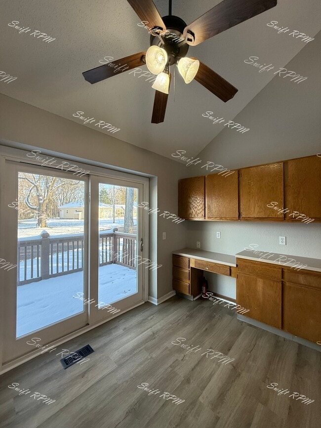 Building Photo - 8955 Hauser St