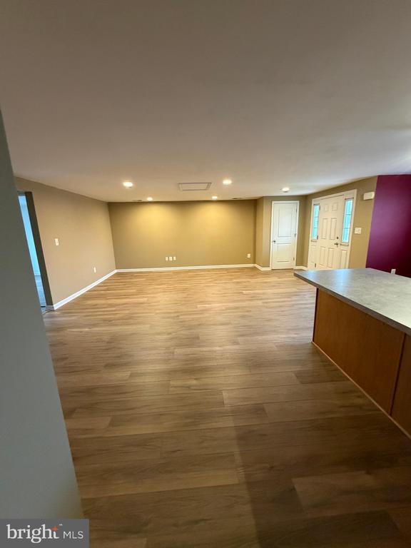 Building Photo - 2407 Saratoga Ave