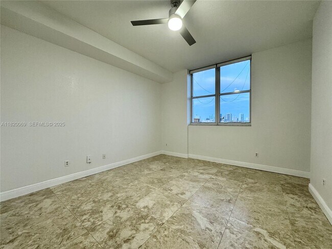 Building Photo - 1350 NW 8th Ct