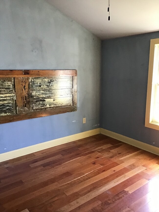 Building Photo - 4 BR 2 BA historic house in downtown Lexington