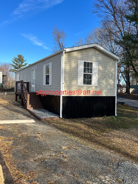 Building Photo - 6 Boulder Heights Ln