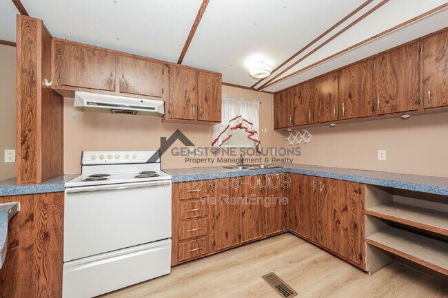 Building Photo - 5576 Hargrove Rd